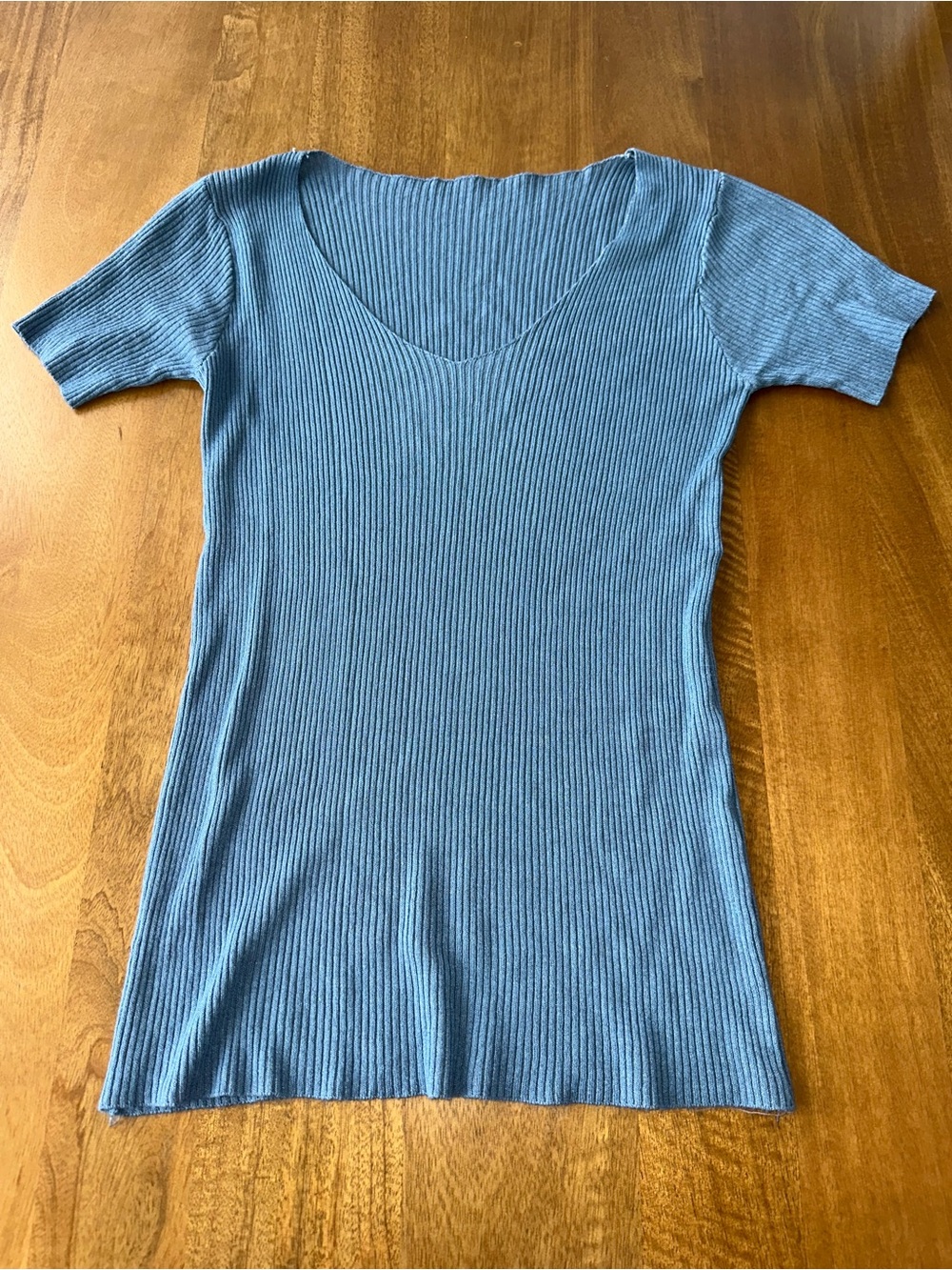 Ribbed V-Neck Short Sleeve Top - Dusty Blue